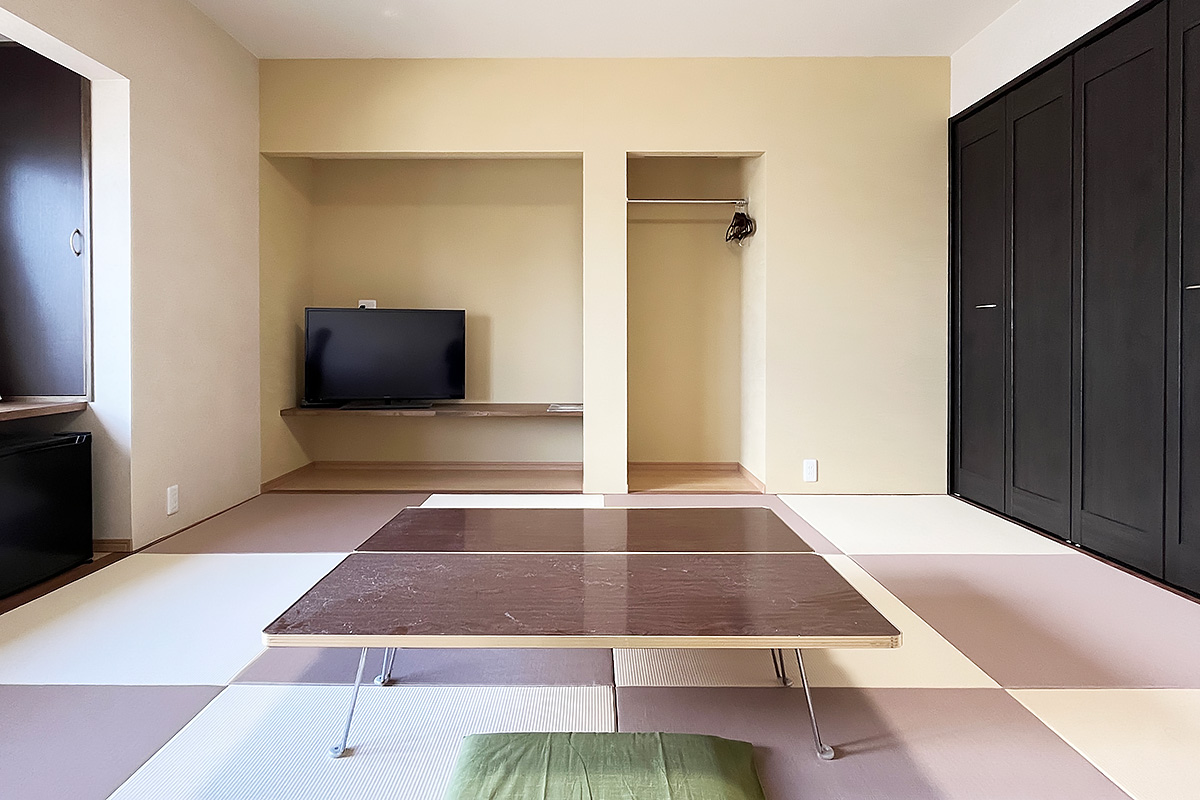 【8畳和室】テレビと冷蔵庫付のシンプル和室